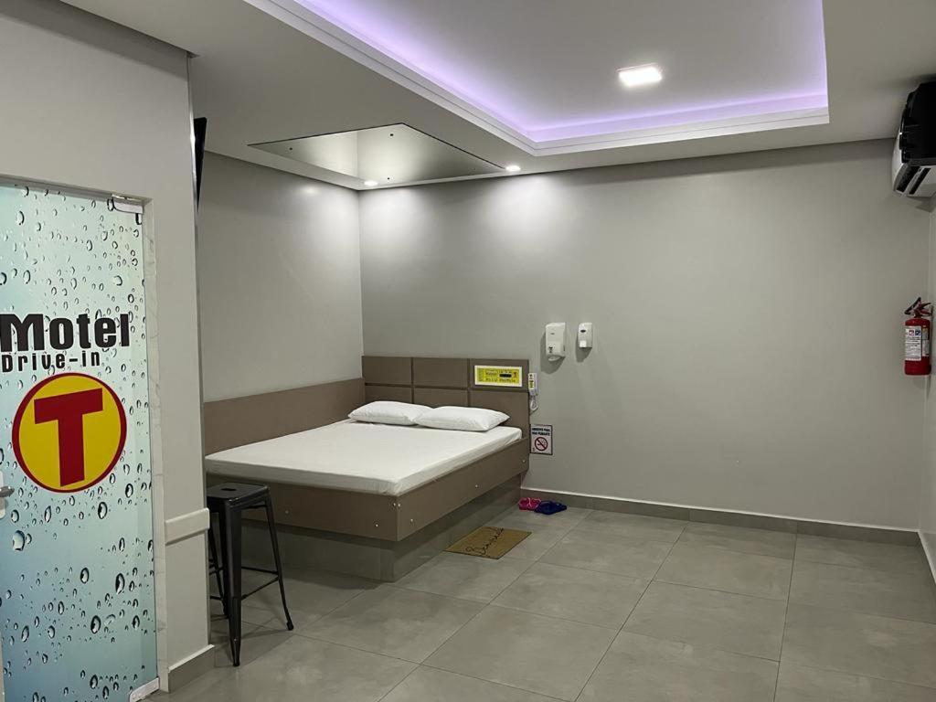 Motel Drive In T - Prolongamento Da Avenida Getulio Vargas Facil Acesso Ao Shopping Patio Chapecó Kültér fotó