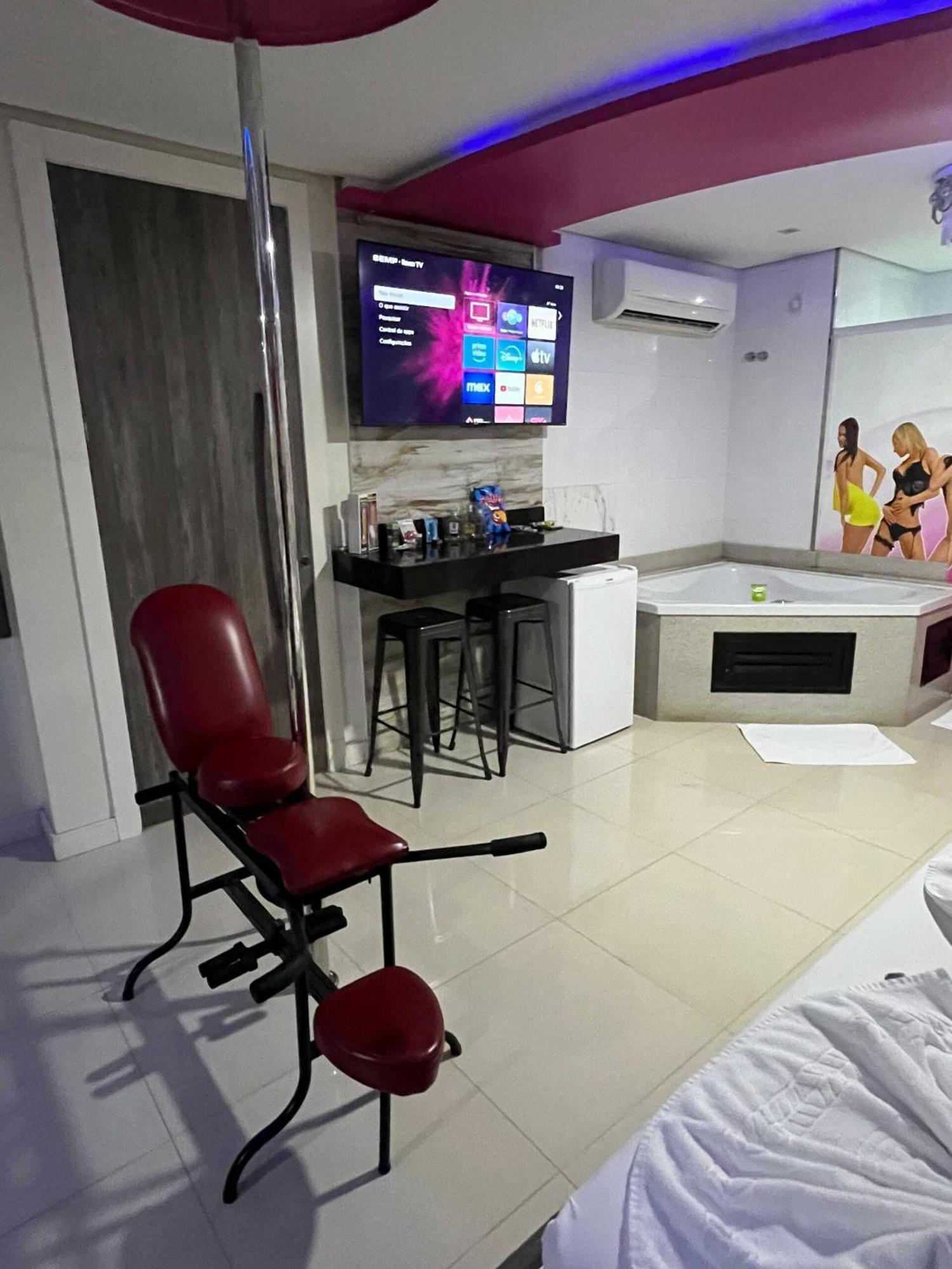Motel Drive In T - Prolongamento Da Avenida Getulio Vargas Facil Acesso Ao Shopping Patio Chapecó Kültér fotó